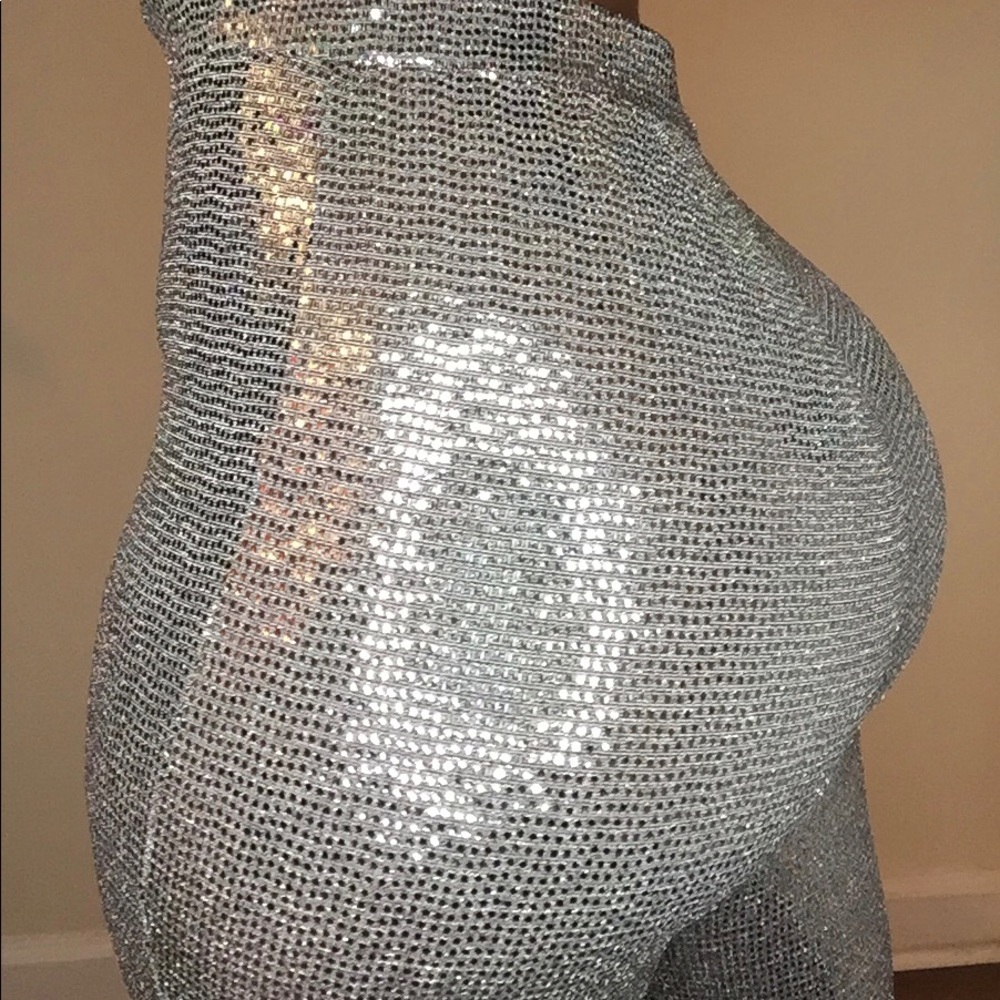 Shiny silver leggings